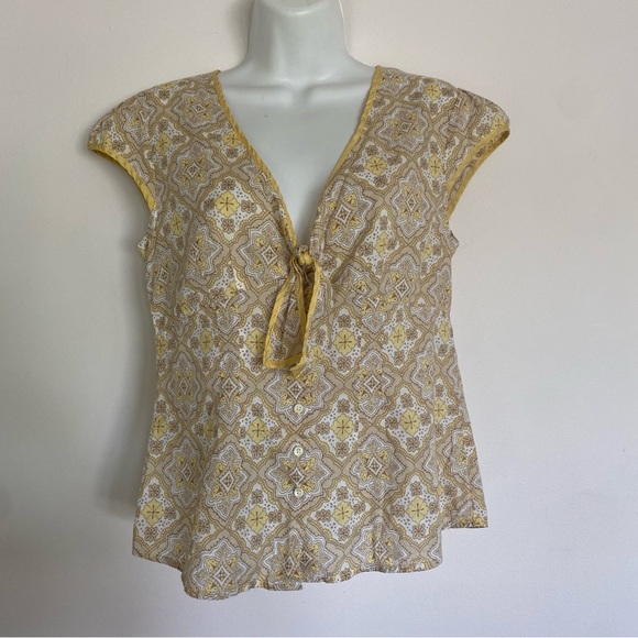 GAP Tops - Y2K Gap Yellow and Tan Printed Tie Front Blouse
